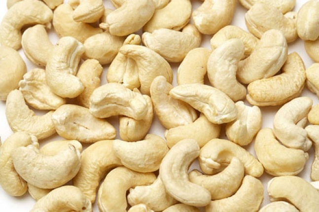 White kernel cashew nut